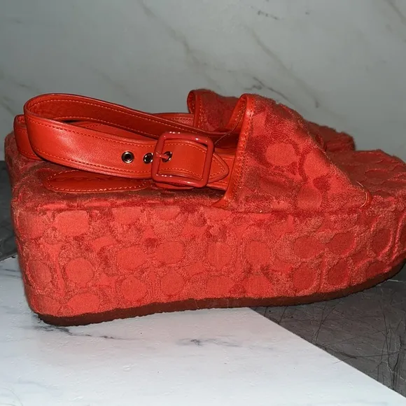 Coach noelle terrycloth platform sandal sz 8.5. (N21)