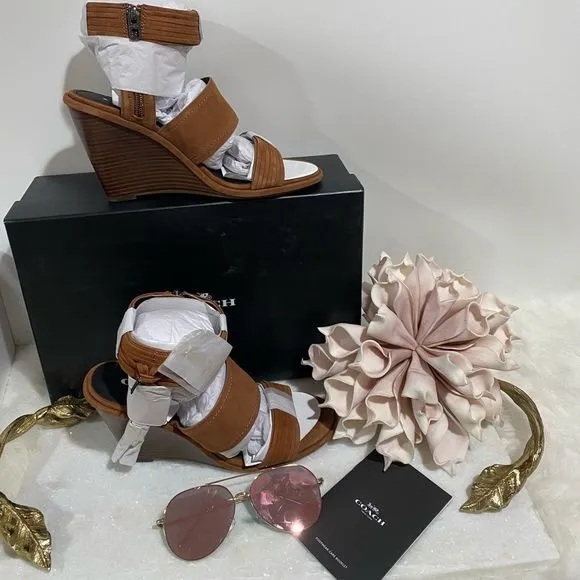 𝅺coach Wedge suede Sandals