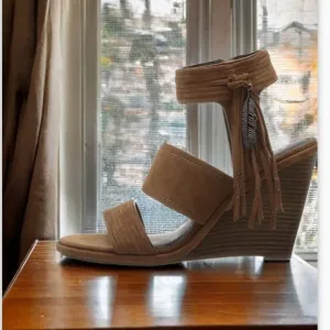 𝅺coach Wedge suede Sandals