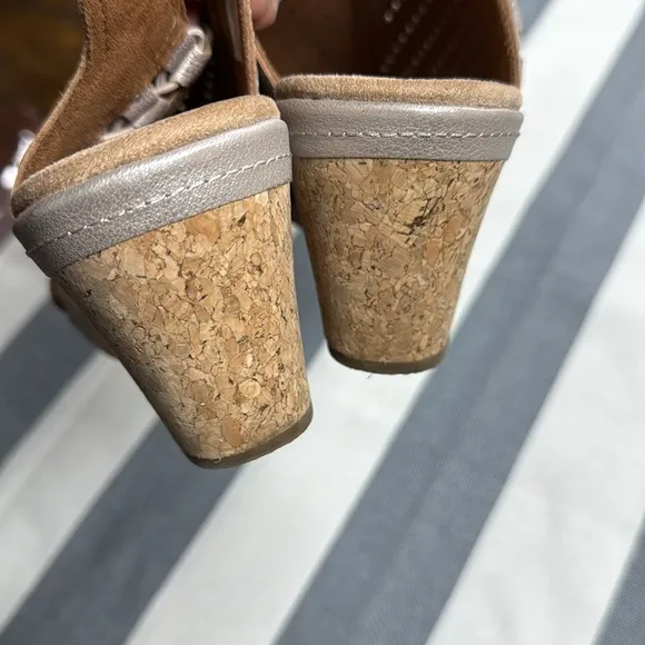 COBB HILL by Rockport Women's Janna Wedge Leather Sandals Metallic Gold sz 9.5