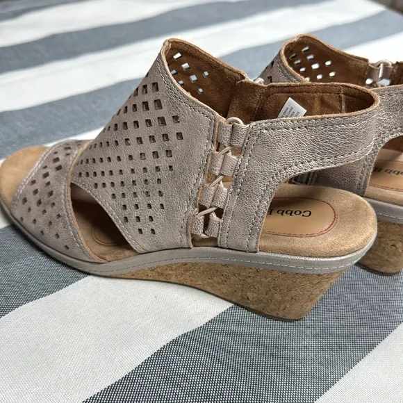 COBB HILL by Rockport Women's Janna Wedge Leather Sandals Metallic Gold sz 9.5