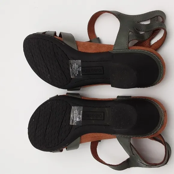 Cobb Hill Women's Aubrey  leather sandals green size 11M casual vacation office