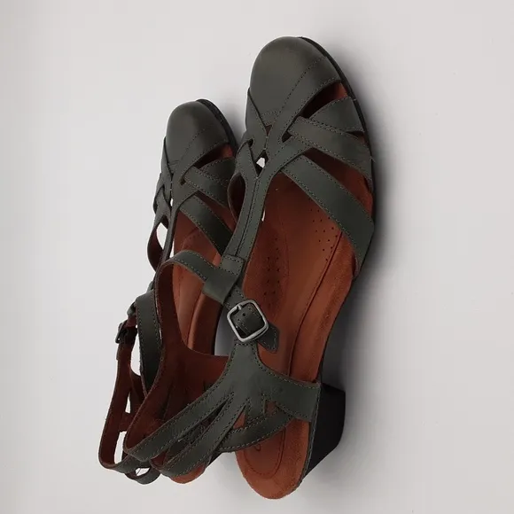 Cobb Hill Women's Aubrey  leather sandals green size 11M casual vacation office