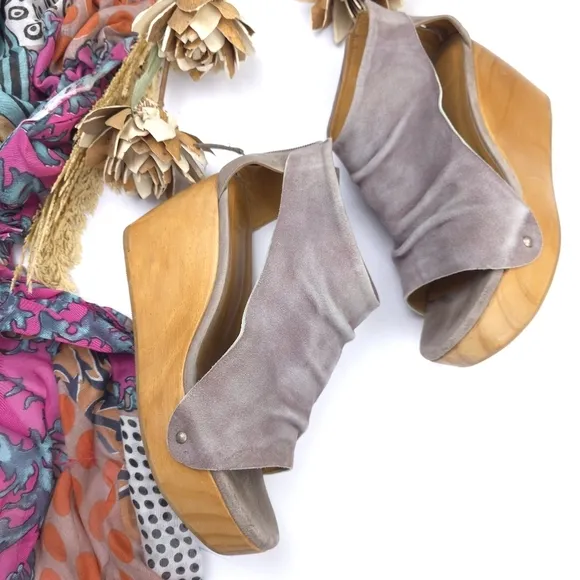 Coclico Stylish Women's Distressed Purple. Gray Platform Wedge Sandals Sz 38