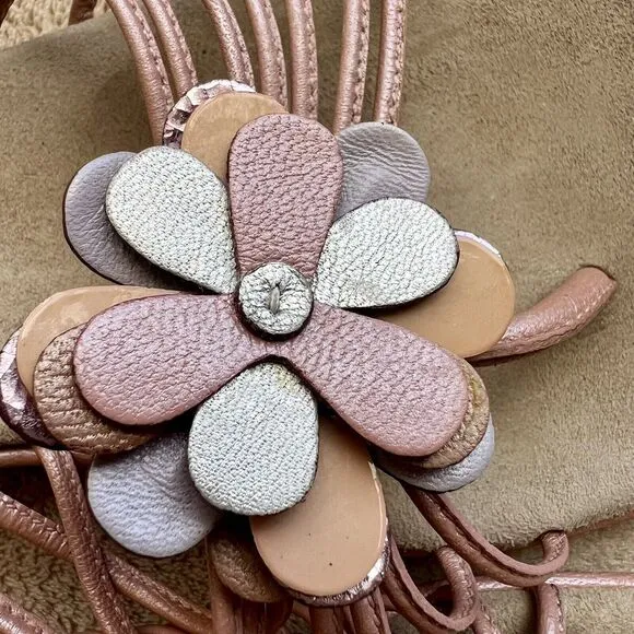 Cole Haan Camdyn Pearlized Pink Daisy Slide Flat Sandals w/ Toe Post Women’s 6.5