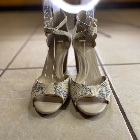Cole Haan Grand OS Women Sadie Wedge Sandals Shoe 7.5 Heel Cream Gray Snake