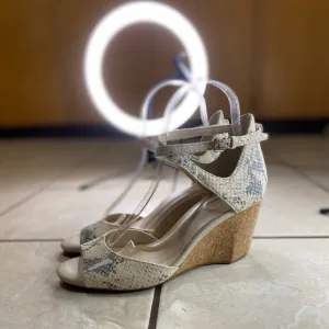 Cole Haan Grand OS Women Sadie Wedge Sandals Shoe 7.5 Heel Cream Gray Snake