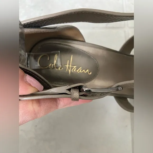 Cole Haan Nike Air Gold Tone/ Champagne/ Pewter Metallic Leather Sandals Size 8