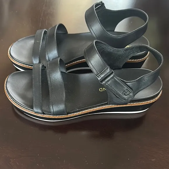 COLE HAAN Womens OriginalGrand PeytonFlatform Sandals Black Sz 9 Comfy Vacation
