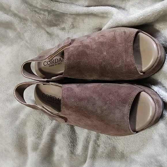 Cordani made in Italy brown suede platform wedge sandals NWOB size 39/8.5