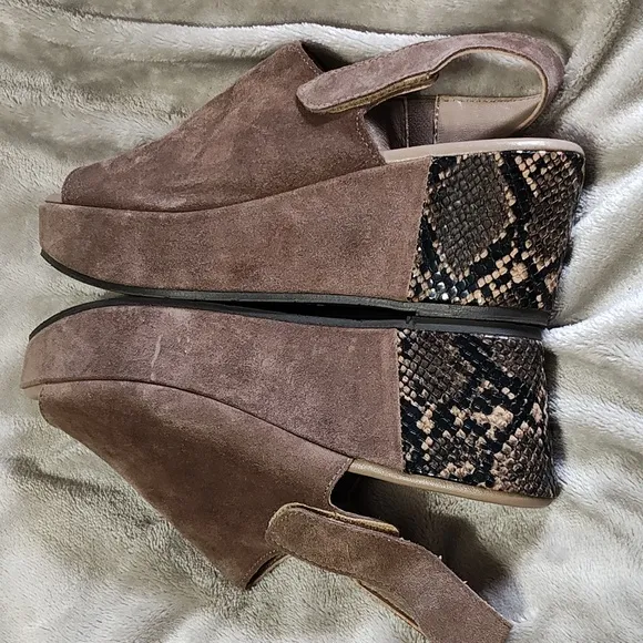 Cordani made in Italy brown suede platform wedge sandals NWOB size 39/8.5