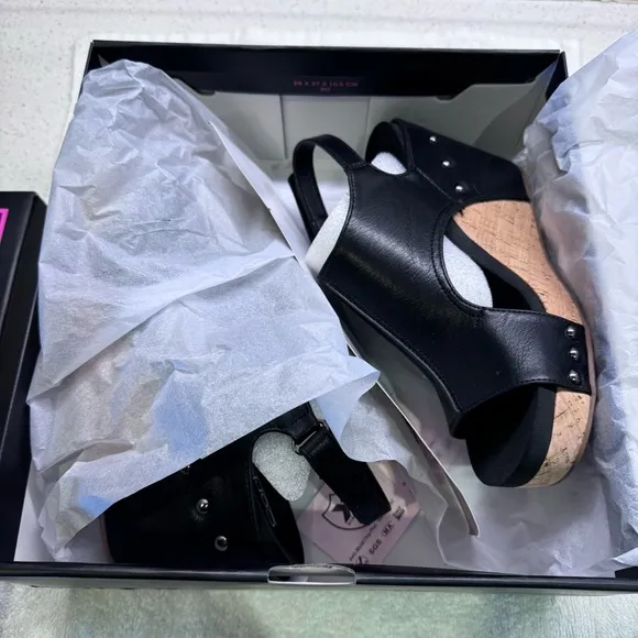 Corkys Tiffanie Smooth Black Wedge Sandals - NWT/NIB