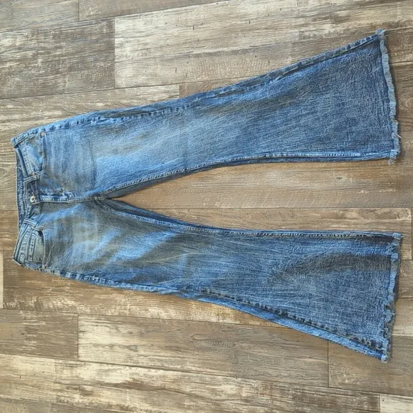 COWGIRL TUFF &quot;C. Breeze&quot; flares wide leg jeans acid wash bell bottoms 30R 30x33L