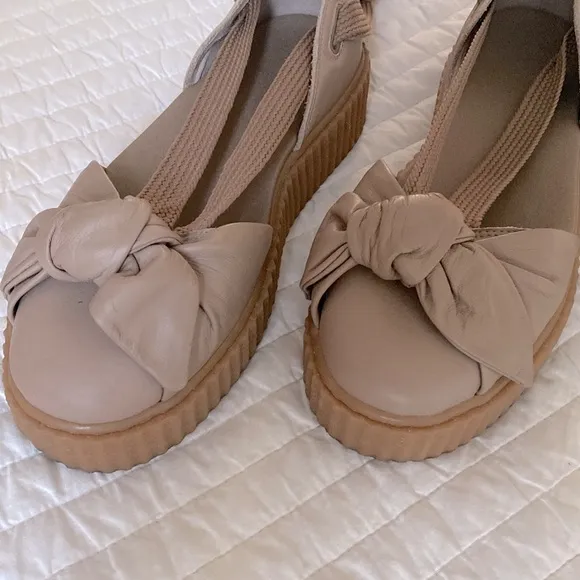 Creeper Platform Sandals with bow by Fenty Oatmeal Tan Size 9