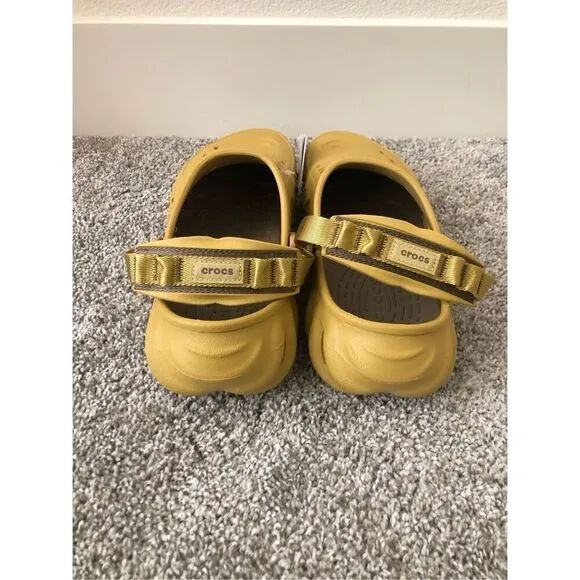 Crocs Echo Clog Desert Grass Men’s Sandals Slides Size 9 New