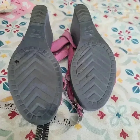 Crocs Leigh Wedge Pink Staps  RARE  Women's Size 7
