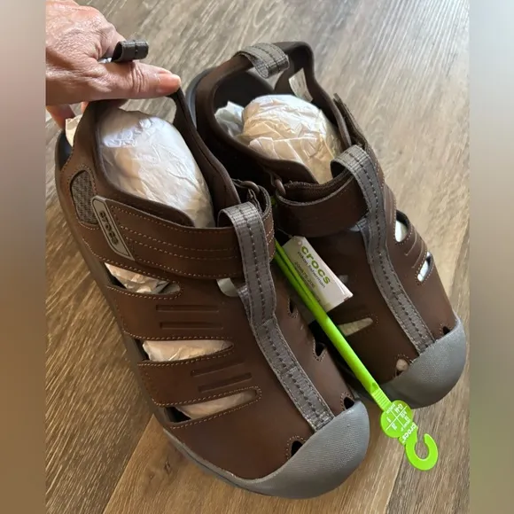 Crocs Mens Brown Sandals Sz 10 New