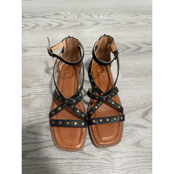 Crown Vintage Studded Ankle Strap Sandals Gladiator Style Black 6 North Square
