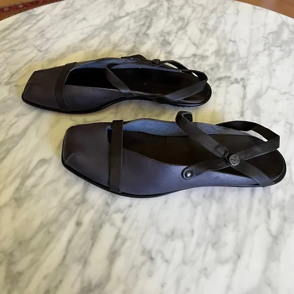 CYDWOQ Closed Toe Leather Sandals in Dark Blue MADE IN USA | EU 38, US 8