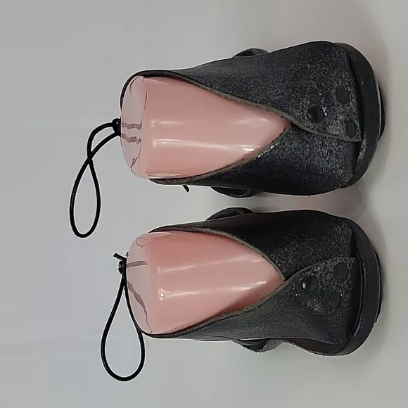 Cydwoq Copy Black Metallic Leather Women's Sandals