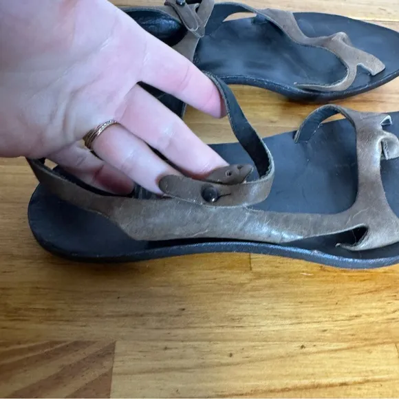 CYDWOQ Tan Brown Leather Toe Strap Ankle Strap Sandals Size 36.5