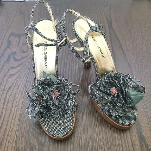 D&amp;G Gray Tweed Floral Leather Platform Sandals RARE Party Spring Summer Travel