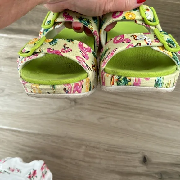 Dansko 37 Kandi Pool Floats slide sandals