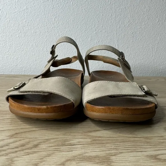 Dansko Beige Leather Jordyn Adjustable 3 Strap Sandals Womens Size 39 6213610300
