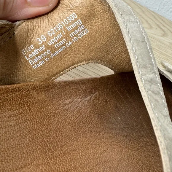Dansko Beige Leather Jordyn Adjustable 3 Strap Sandals Womens Size 39 6213610300