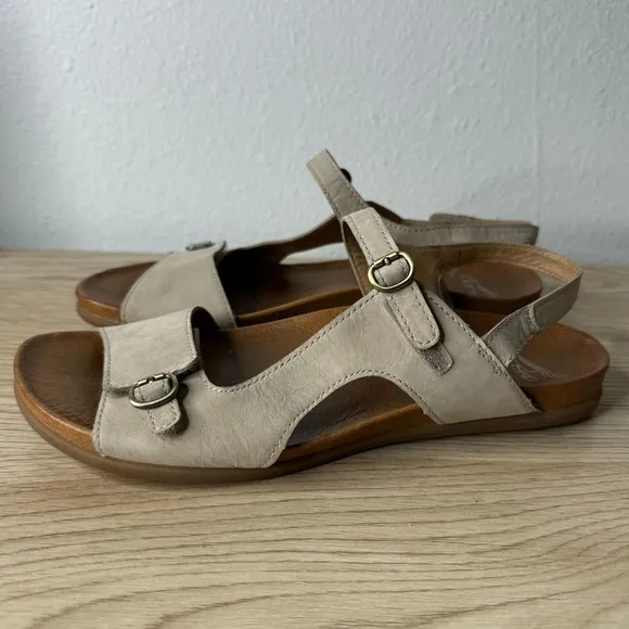 Dansko Beige Leather Jordyn Adjustable 3 Strap Sandals Womens Size 39 6213610300