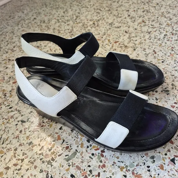 Dansko Black and White Wedge Sandals 42