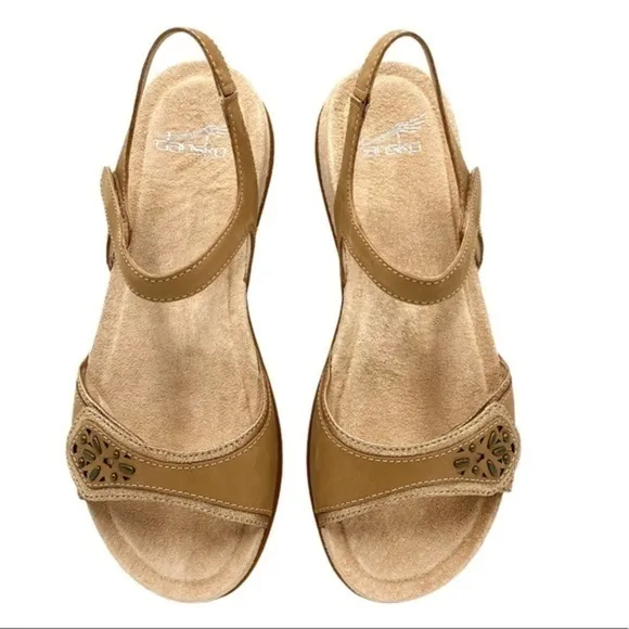 Dansko Blythe Sand Milled Nubuck Comfort Sandals Sand NIB