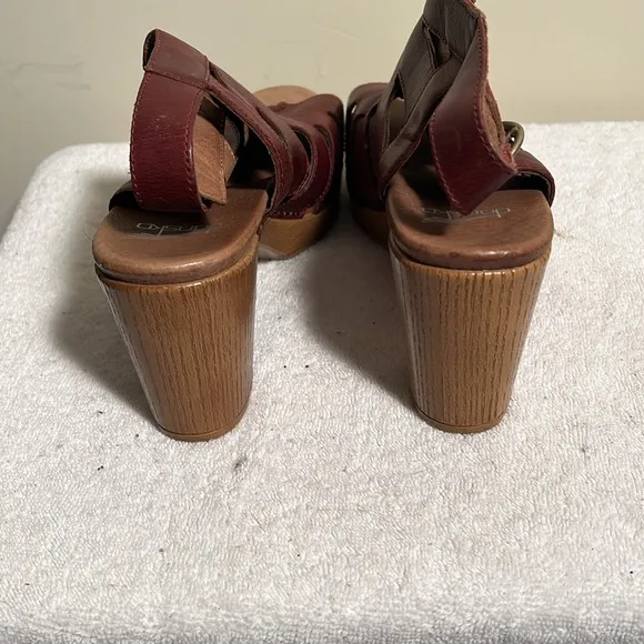 Dansko - Discontinued Red Purple Demetra Heeled Sandals - Size 39