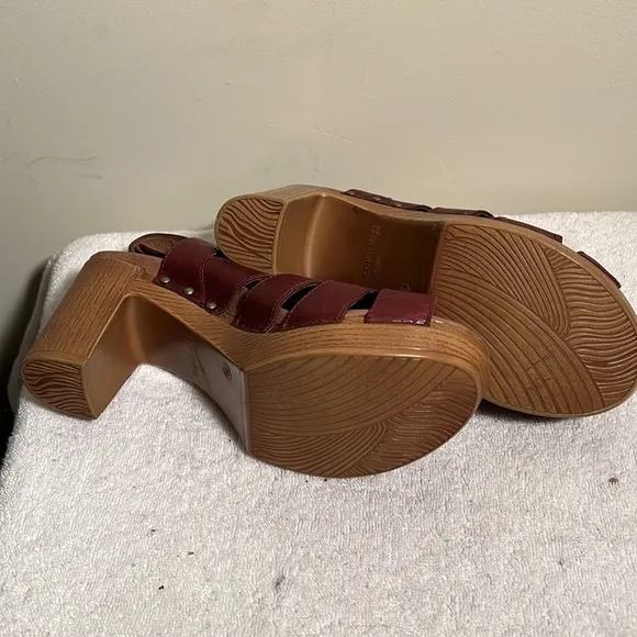 Dansko - Discontinued Red Purple Demetra Heeled Sandals - Size 39