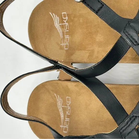 Dansko Jennifer Adjustable Fisherman-Style Sandals. Size 7