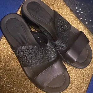 DANSKO LEATHER PERFORATED PLATFORM Sandals 38 GORG