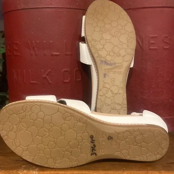Dansko Leather Small Wedge‎ Sandals