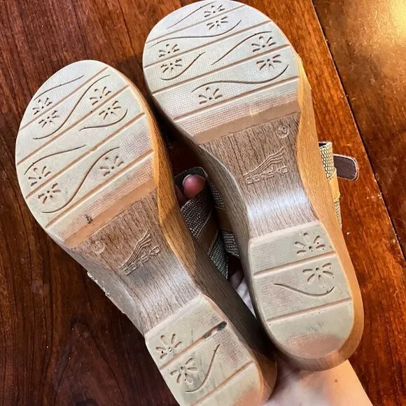 Dansko Sand Lizard Wedge Sandals Beige Double Leather Strap Size 40 (9.5-10)