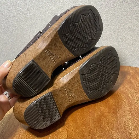 Dansko Serena Clog Sandals Leather Wood Heel Brown Tan/Brown Shoes 40/9.5-10