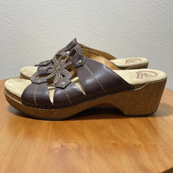 Dansko Serena Clog Sandals Leather Wood Heel Brown Tan/Brown Shoes 40/9.5-10