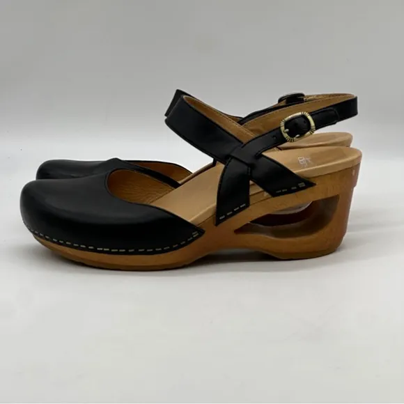 Dansko Taci Leather Wedge Sandals. Size 11