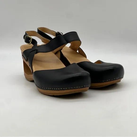 Dansko Taci Leather Wedge Sandals. Size 11