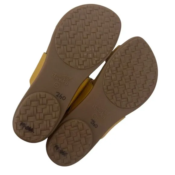 Dansko Womens Sandals Size 40 Yellow Leather Adjustable Buckle Straps Slip-On