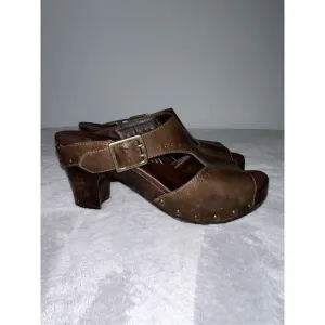 Dansko Ripley Leather Studded Wooden Heel Platform Sandals 41