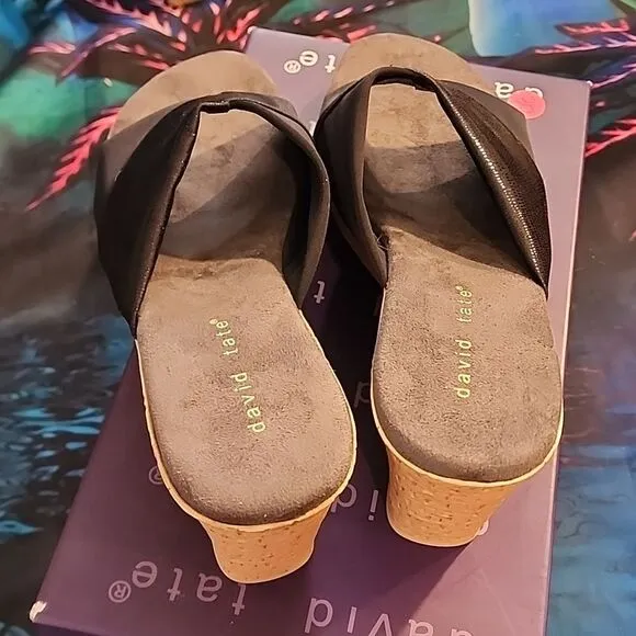 David Tate Black Wedge Sandals lizard 🦎 print size 10.5 tried on once in box