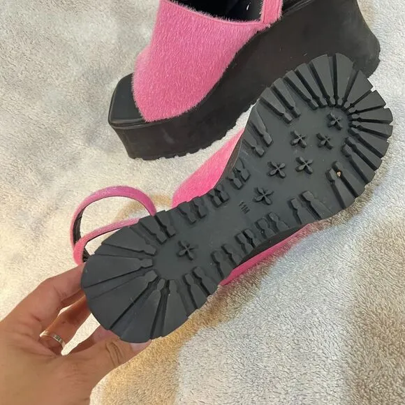 Delias Womens Pink Platform Wedge Sandals 11M Del21-155 Dolls Kill Fuzzy
