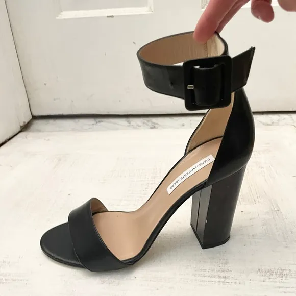 Diane Von Furstenberg Black Leather Ankle Strap Tortoiseshell Heels Size 9.5