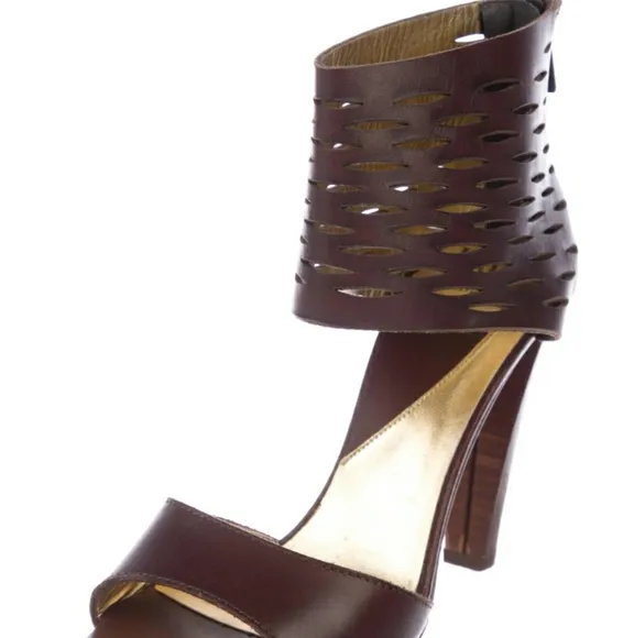 DIANE VON FURSTENBERG LEATHER ANKLE STRAP HEELS