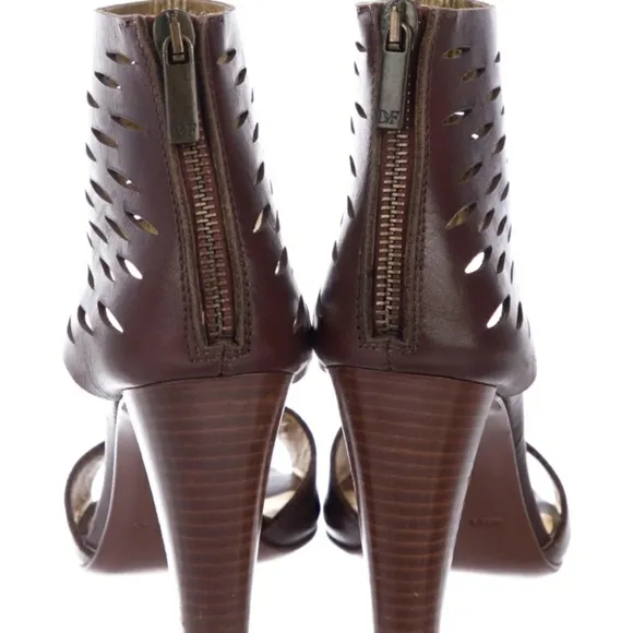 DIANE VON FURSTENBERG LEATHER ANKLE STRAP HEELS