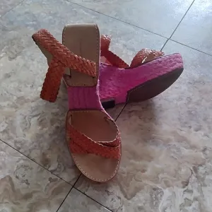 Diane Von Furstenberg pink &amp; orange woven platform wedge sandals, size 11